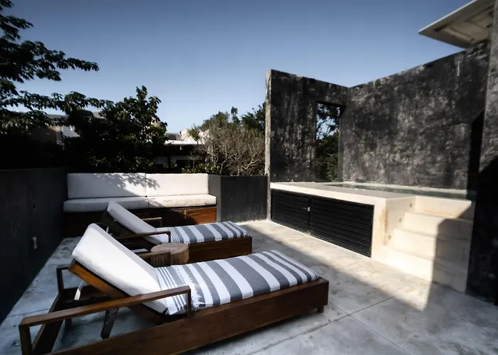 Villa Luxury Trio Villas, 7 Pools, 12 Brs, 32 Pax Tulum Pueblo