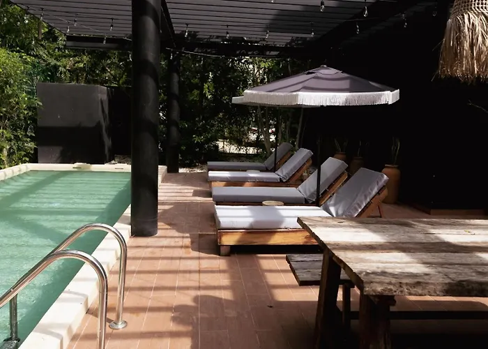 Luxury Trio Villas, 7 Pools, 12 Brs, 32 Pax * Tulum Pueblo