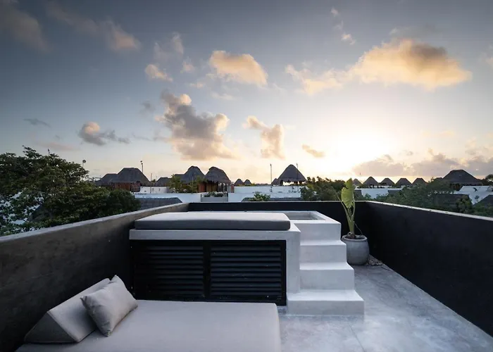 Luxury Trio Villas, 7 Pools, 12 Brs, 32 Pax Villa *