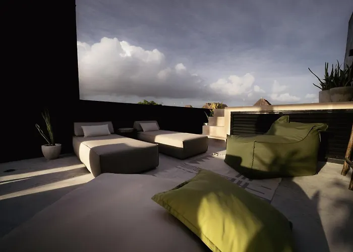 Luxury Trio Villas, 7 Pools, 12 Brs, 32 Pax * Tulum Pueblo