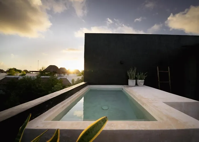 Luxury Trio Villas, 7 Pools, 12 Brs, 32 Pax Villa