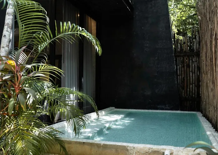 Villa Luxury Trio Villas, 7 Pools, 12 Brs, 32 Pax *