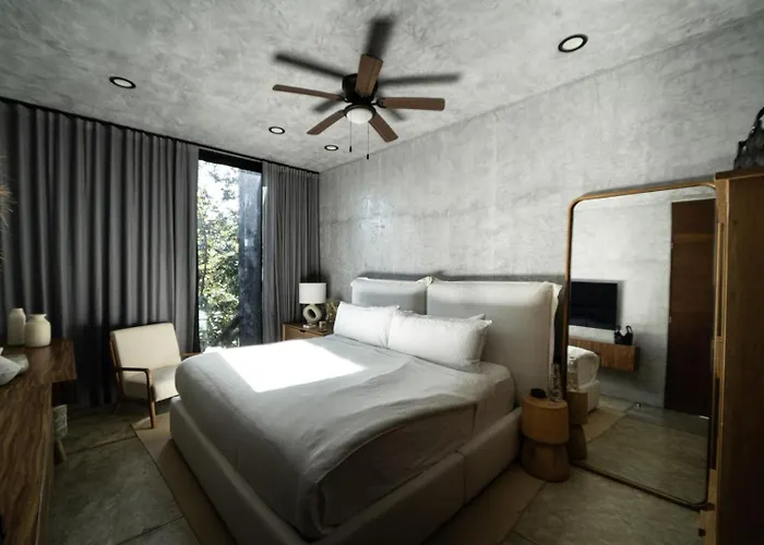 Villa Luxury Trio Villas, 7 Pools, 12 Brs, 32 Pax Tulum Pueblo
