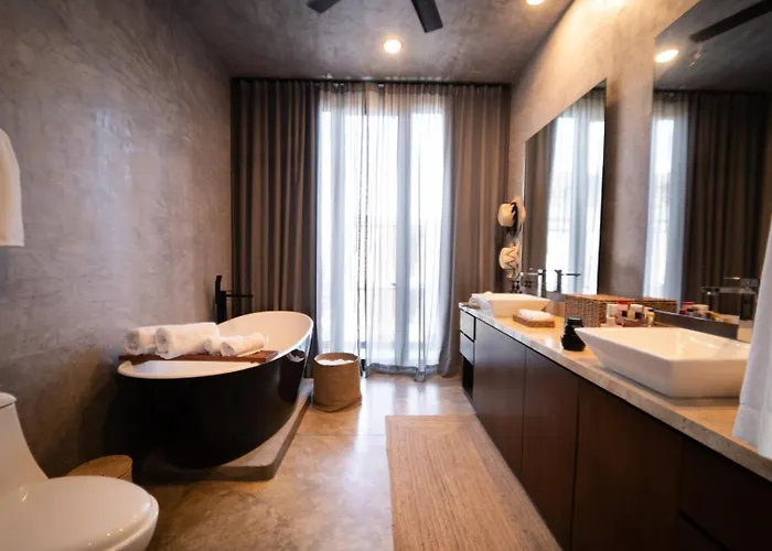 Luxury Trio Villas, 7 Pools, 12 Brs, 32 Pax Villa