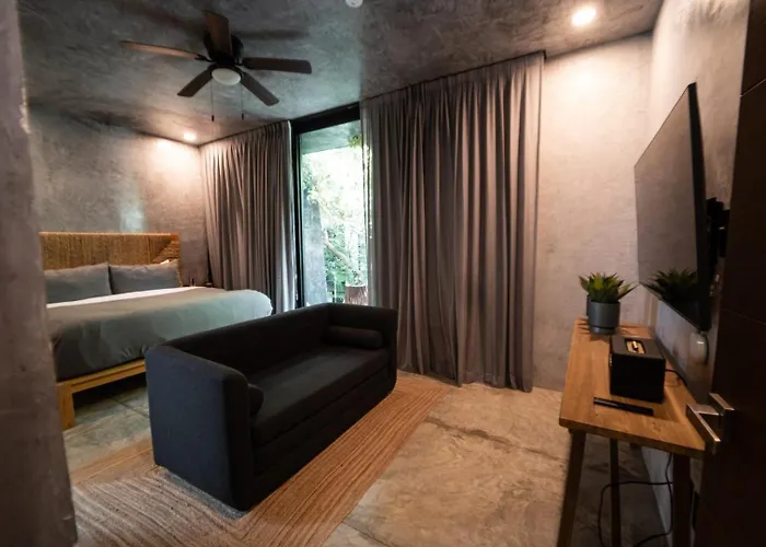 Luxury Trio Villas, 7 Pools, 12 Brs, 32 Pax Villa *