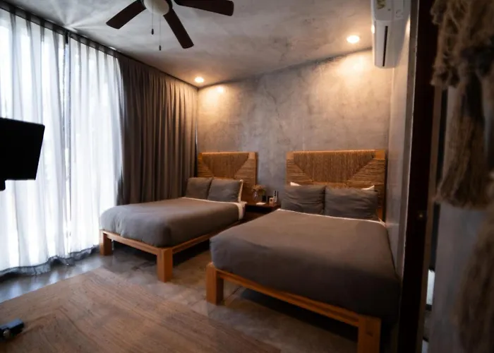 Luxury Trio Villas, 7 Pools, 12 Brs, 32 Pax *