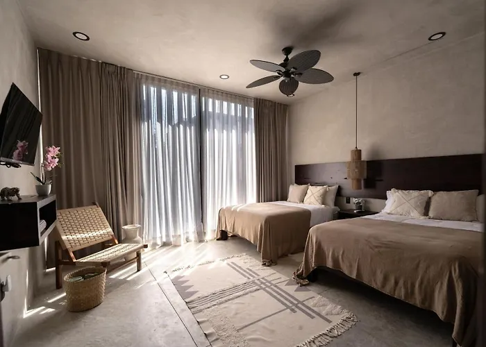 Luxury Trio Villas, 7 Pools, 12 Brs, 32 Pax Villa *