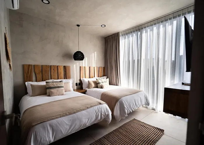 Villa Luxury Trio Villas, 7 Pools, 12 Brs, 32 Pax *