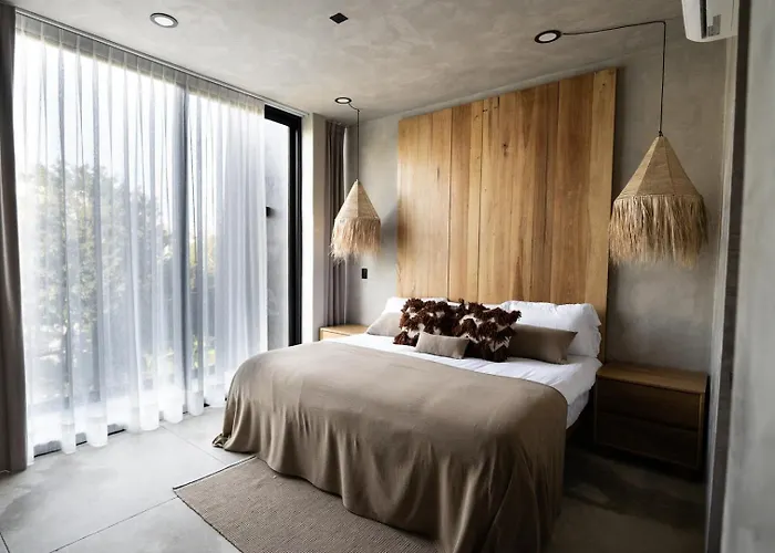 Luxury Trio Villas, 7 Pools, 12 Brs, 32 Pax Villa *