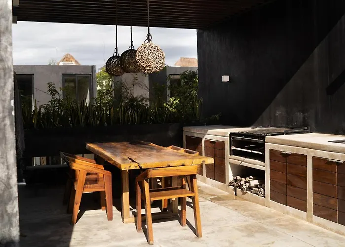 Villa Luxury Trio Villas, 7 Pools, 12 Brs, 32 Pax