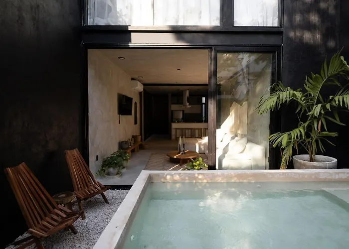Luxury Trio Villas, 7 Pools, 12 Brs, 32 Pax Villa *