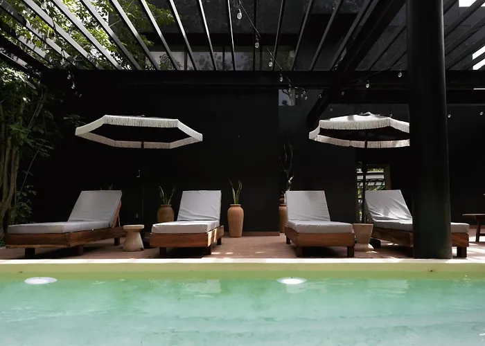 Luxury Trio Villas, 7 Pools, 12 Brs, 32 Pax Villa *
